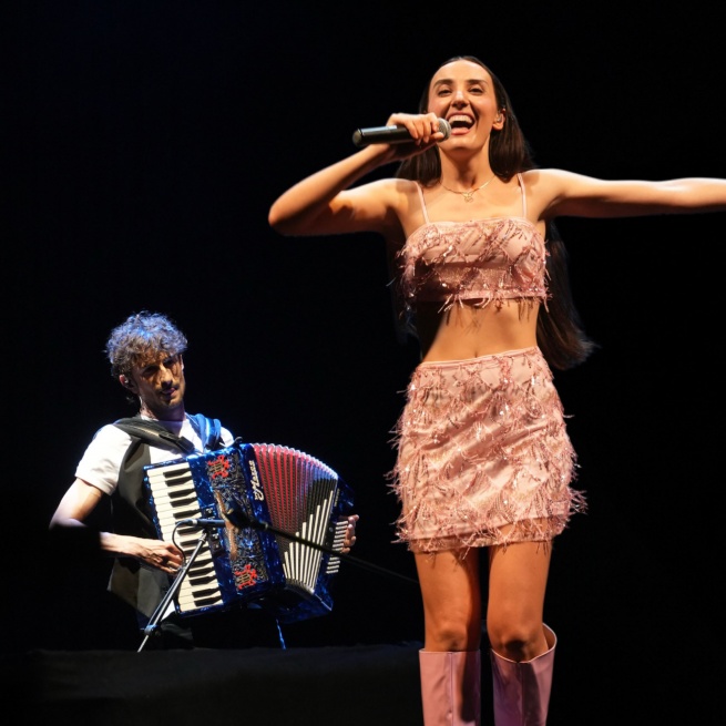 Musica: + ME DI ME